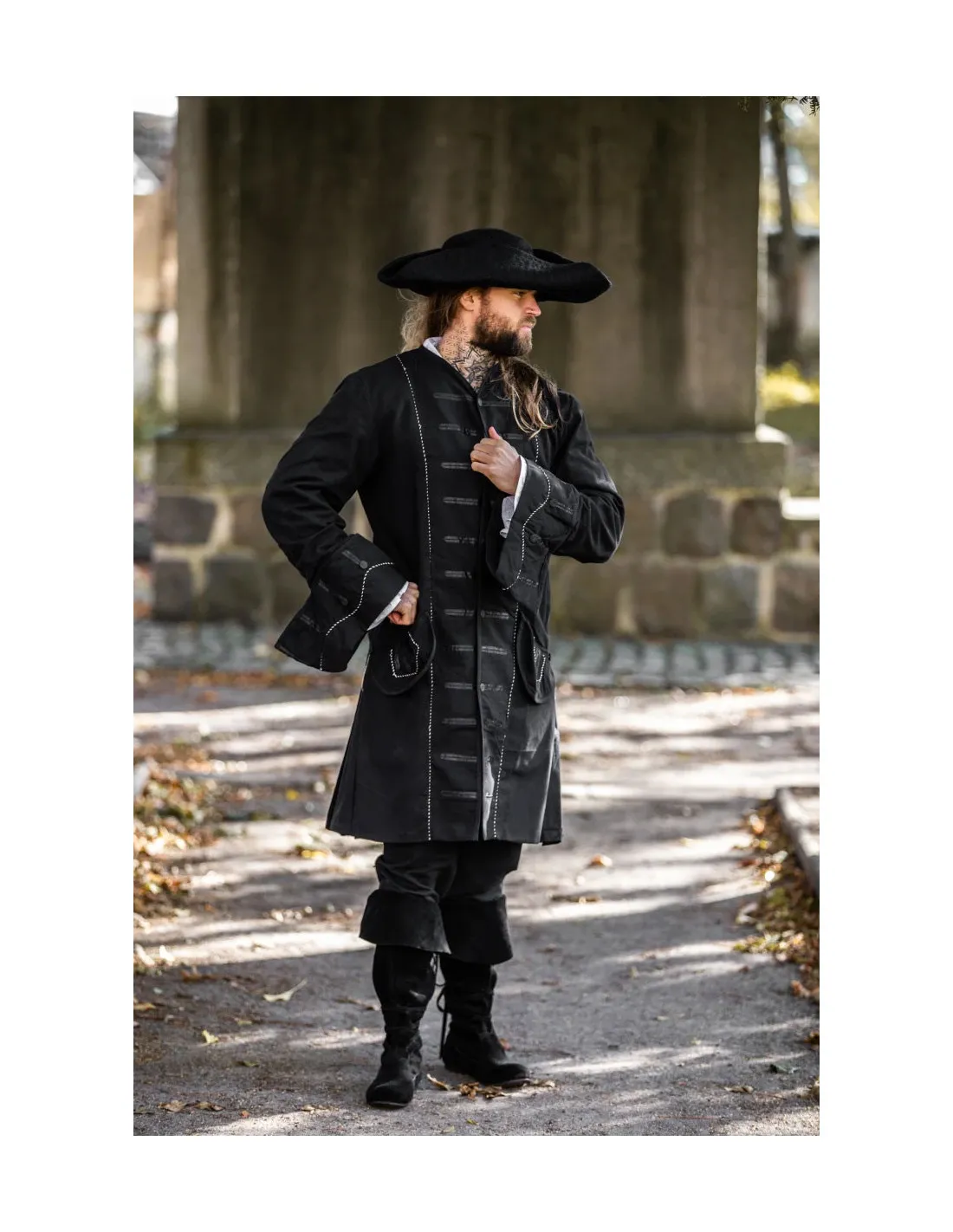 Abrigo de pirata negro modelo Edward