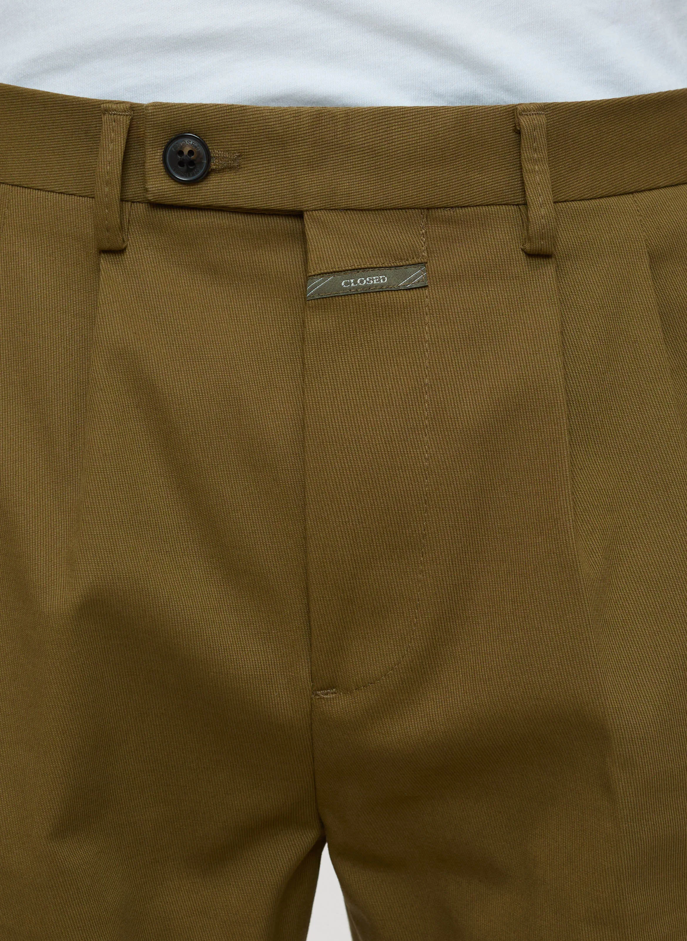 BERGEN  CHINO EN SARGA DE ALGODóN ELáSTICO EN DORADO