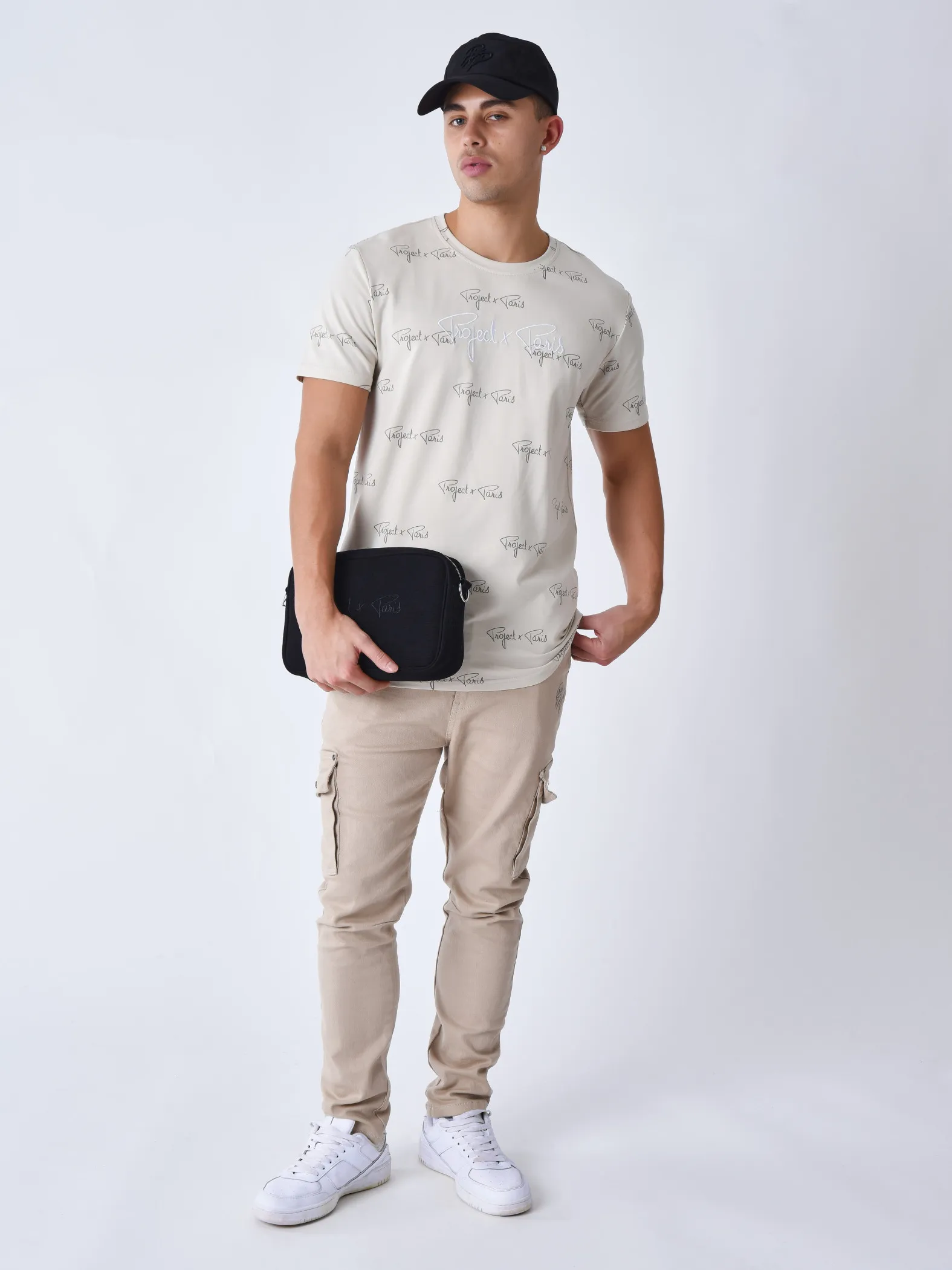 Camiseta con estampado integral de la firma