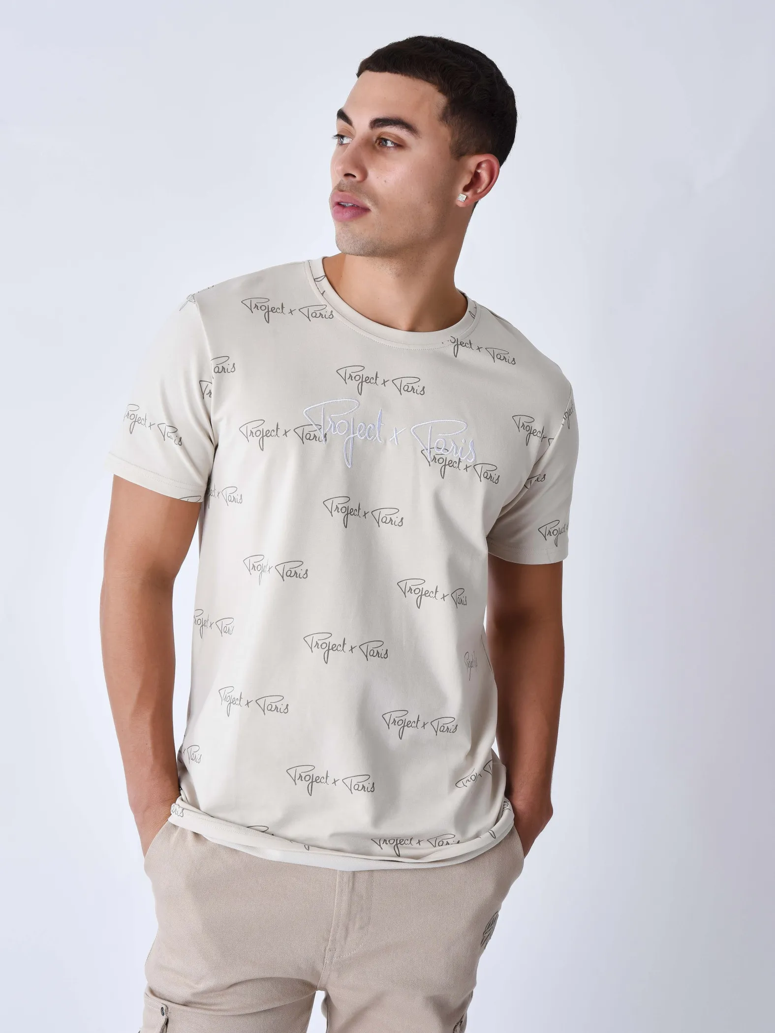 Camiseta con estampado integral de la firma