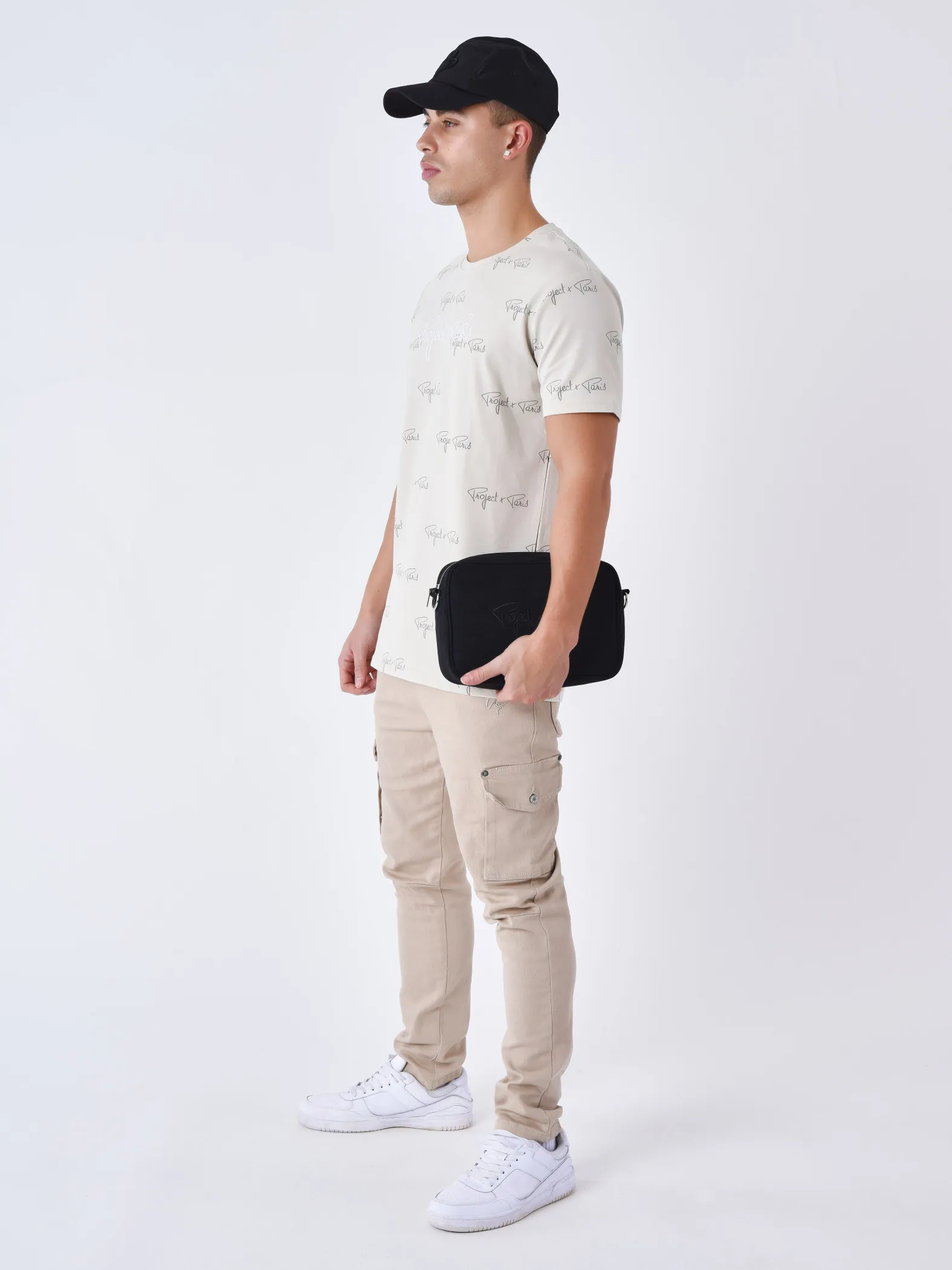 Camiseta con estampado integral de la firma
