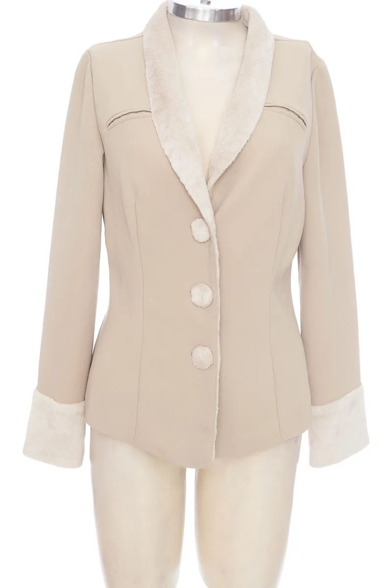 CHAQUETA / ABRIGO COLOR BEIGE  DAMARY EFE