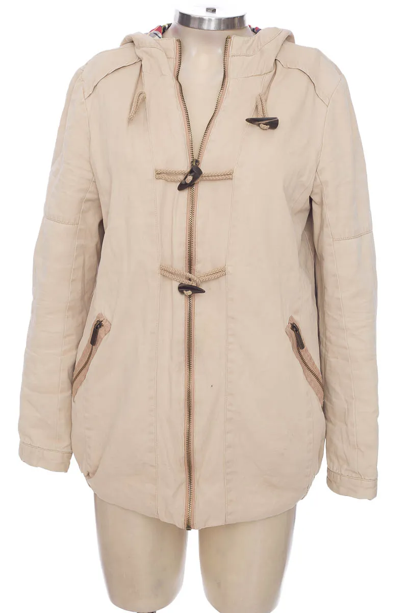 CHAQUETA / ABRIGO COLOR BEIGE  UNIVERSITY CLUB