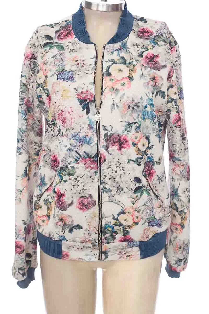 CHAQUETA / ABRIGO COLOR BLANCO  STUDIO F