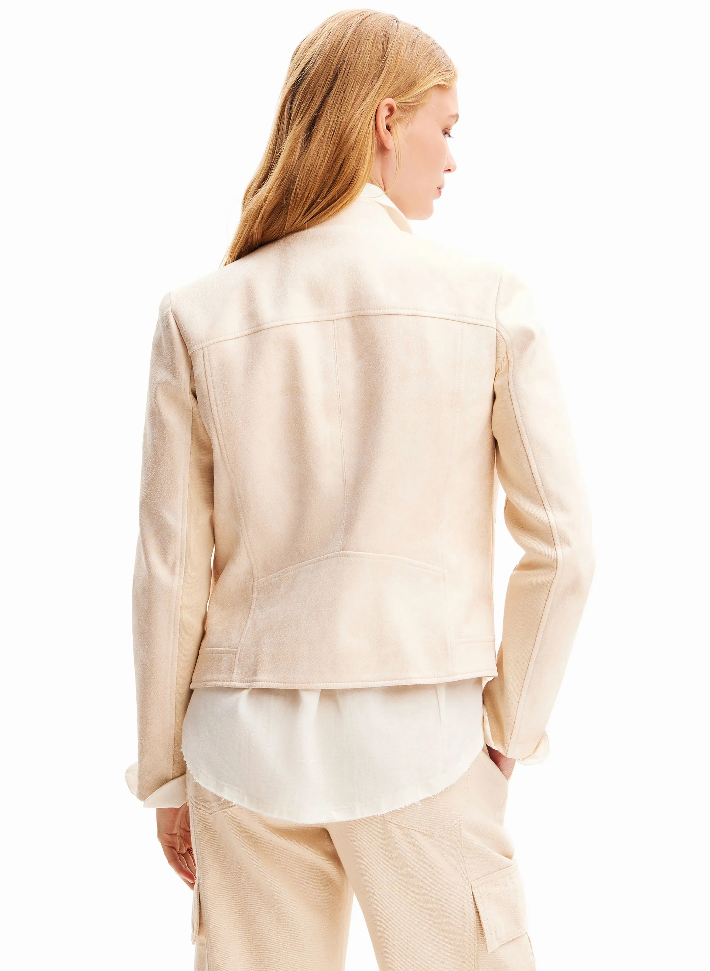 Chaqueta biker ajustada con cuello mao en blanco