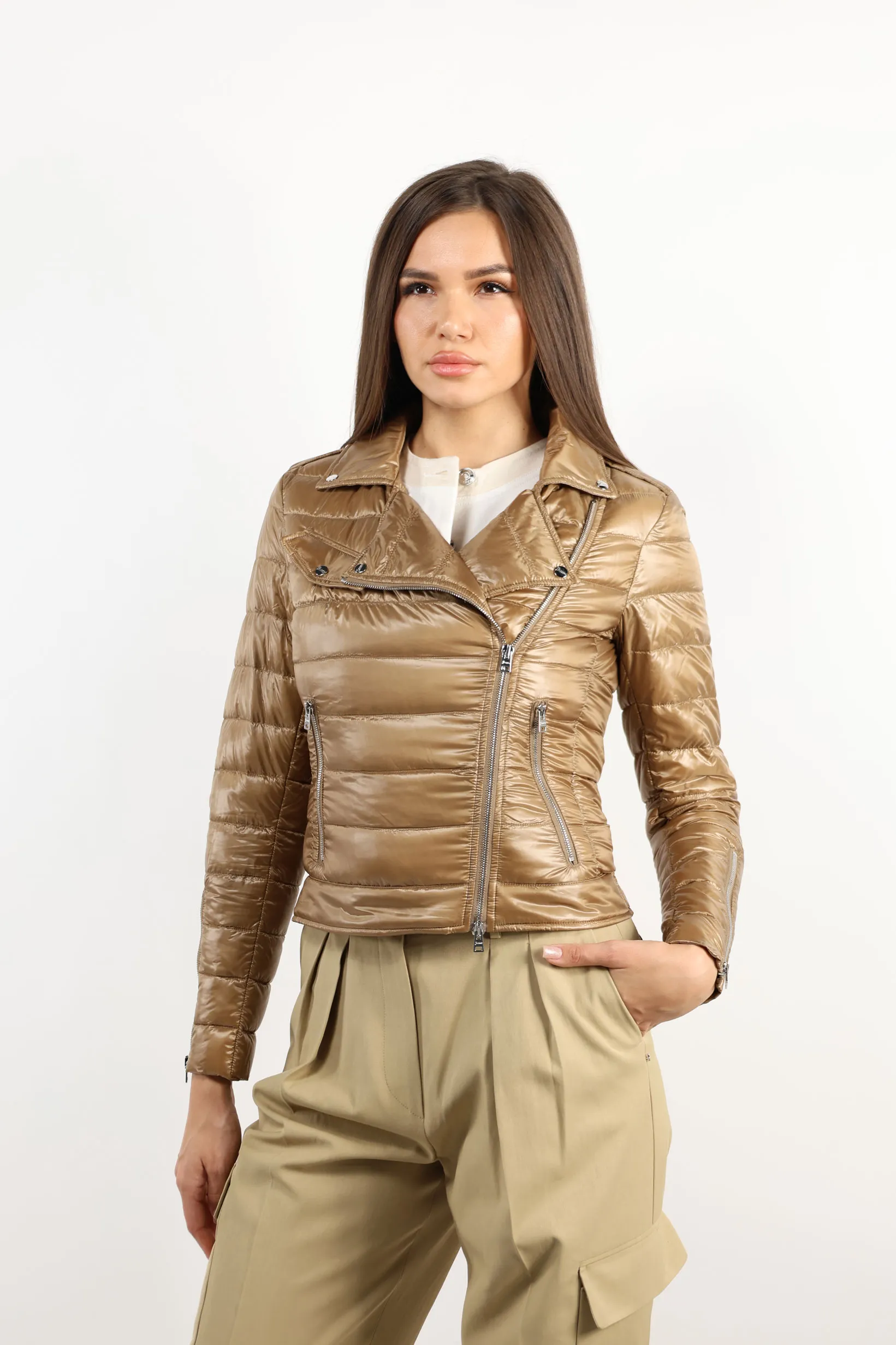 Chaqueta color camel de tejido