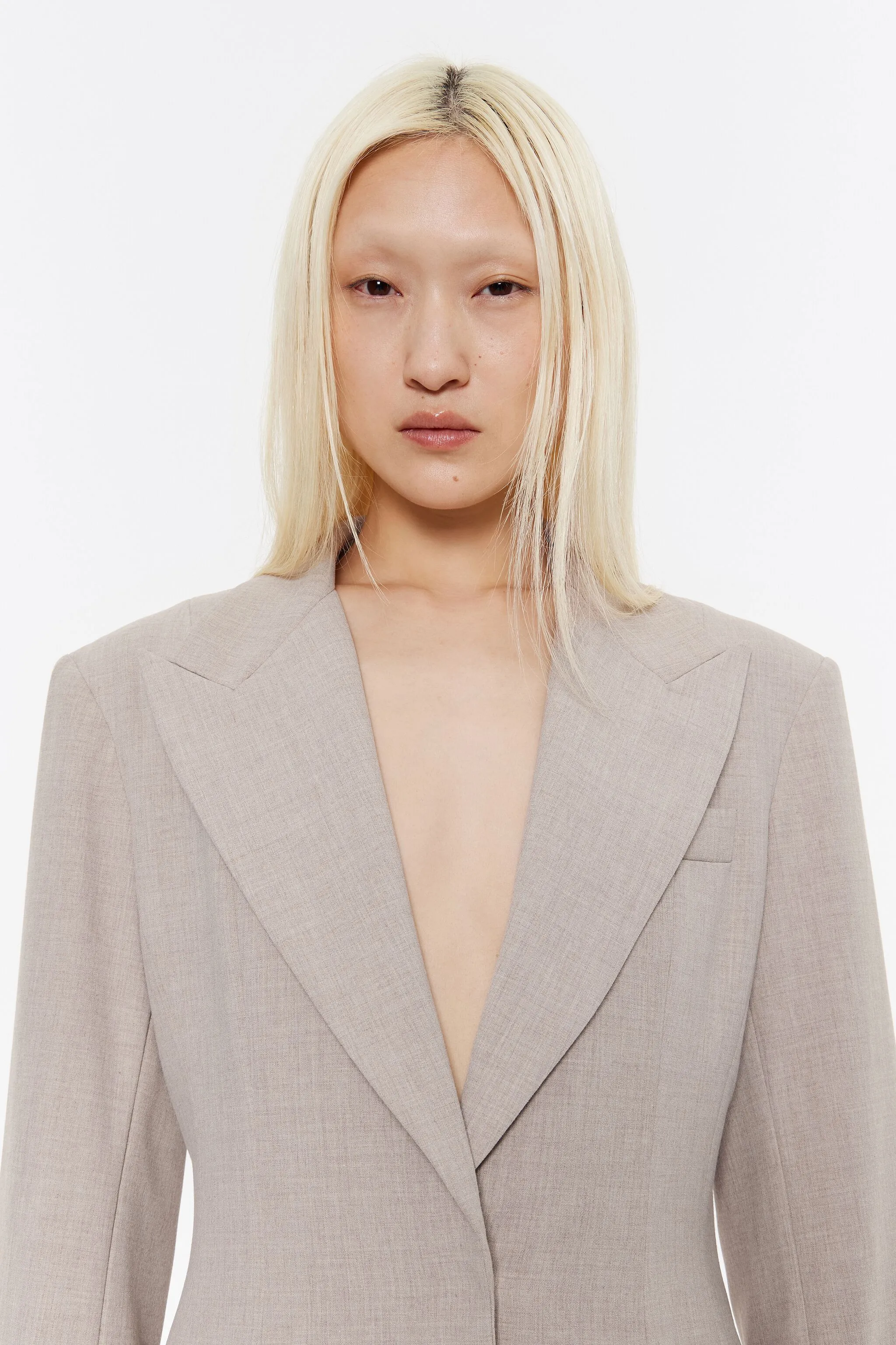Chaqueta sastre ajustada beige