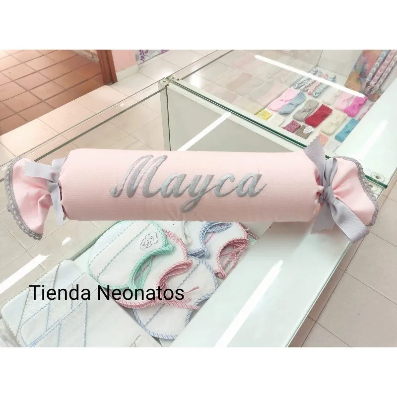 Cojín antivuelco bebé bordado