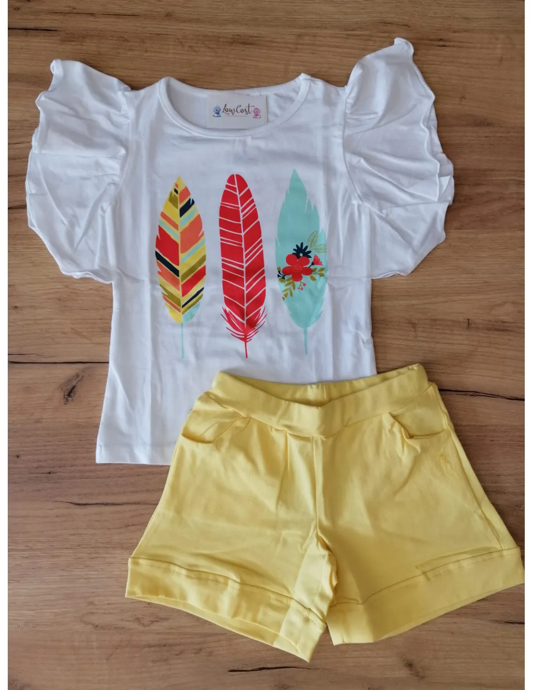 Conjunto para niña tres Plumas amarillo