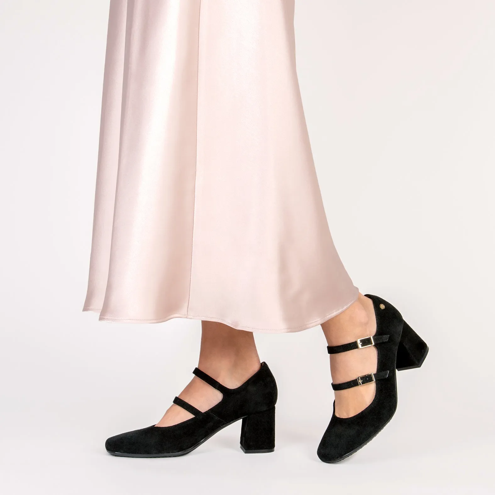 FEBRIS  ZAPATOS DE SERRAJE CON PULSERA NEGRO