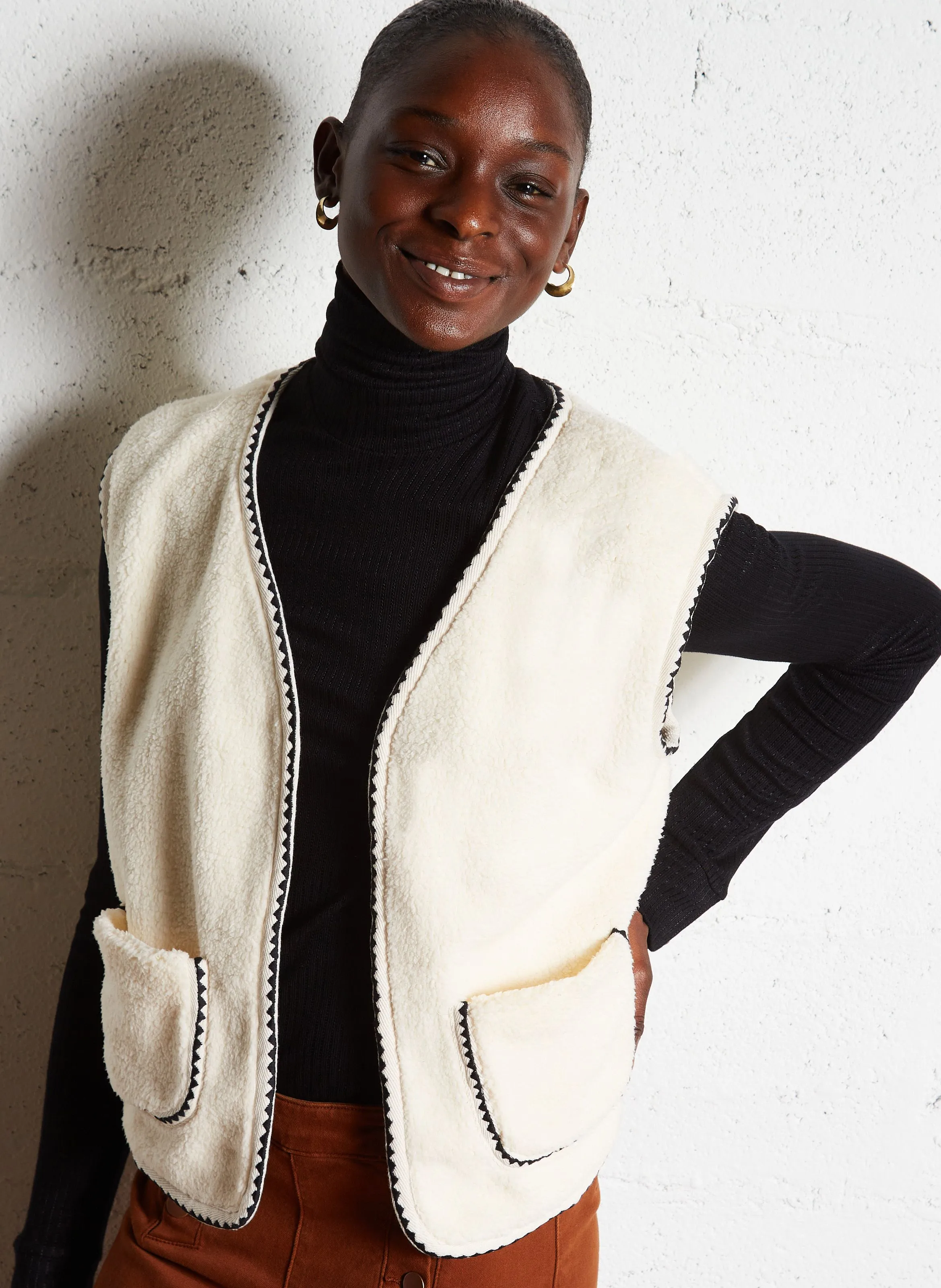 FEEKA MANON  CHAQUETA DE MEZCLA DE ALGODóN SIN MANGAS EN BLANCO