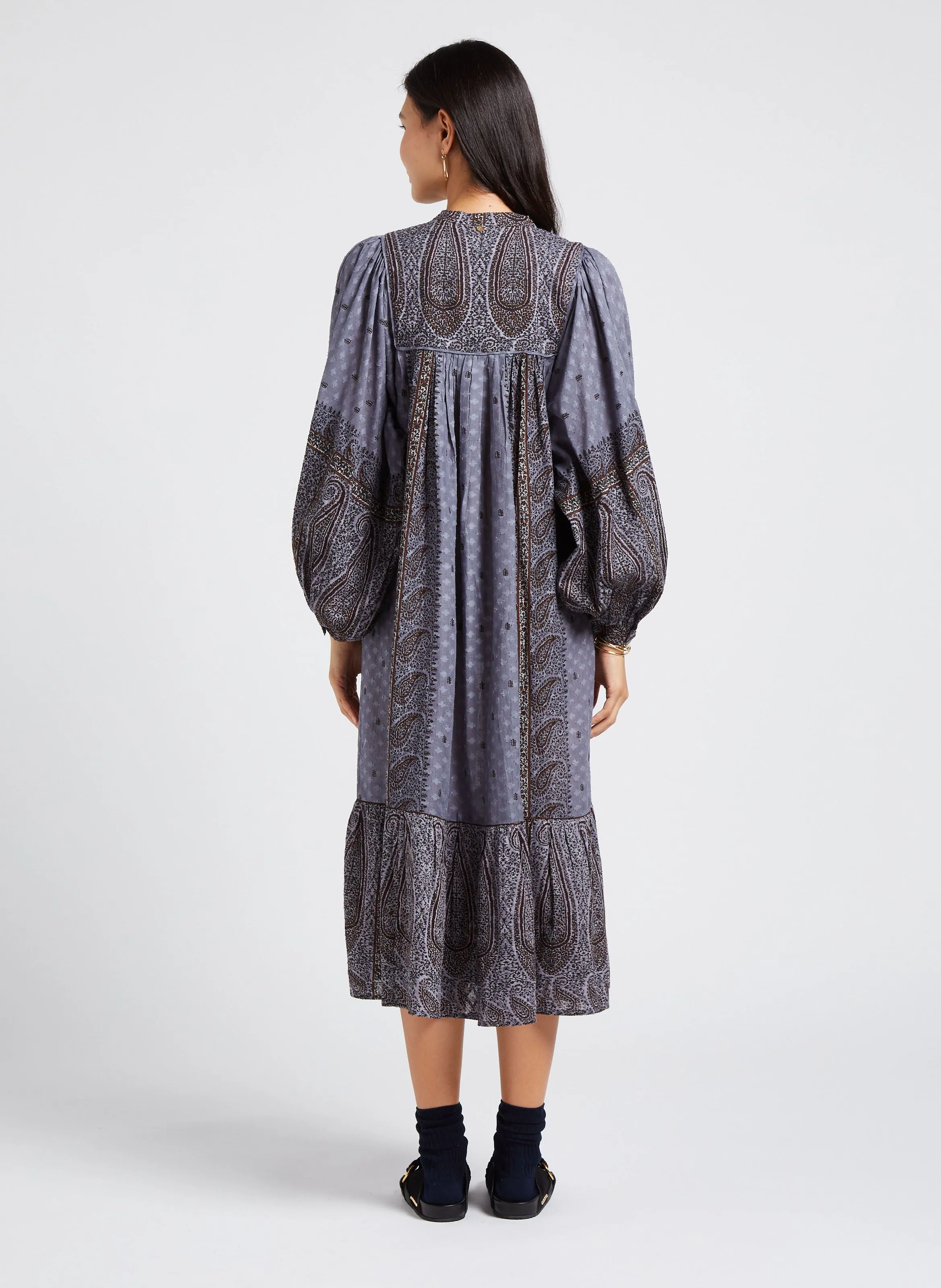 HIDA  VESTIDO MIDI DE ALGODóN ESTAMPADO CON CUELLO TUNECINO EN GRIS