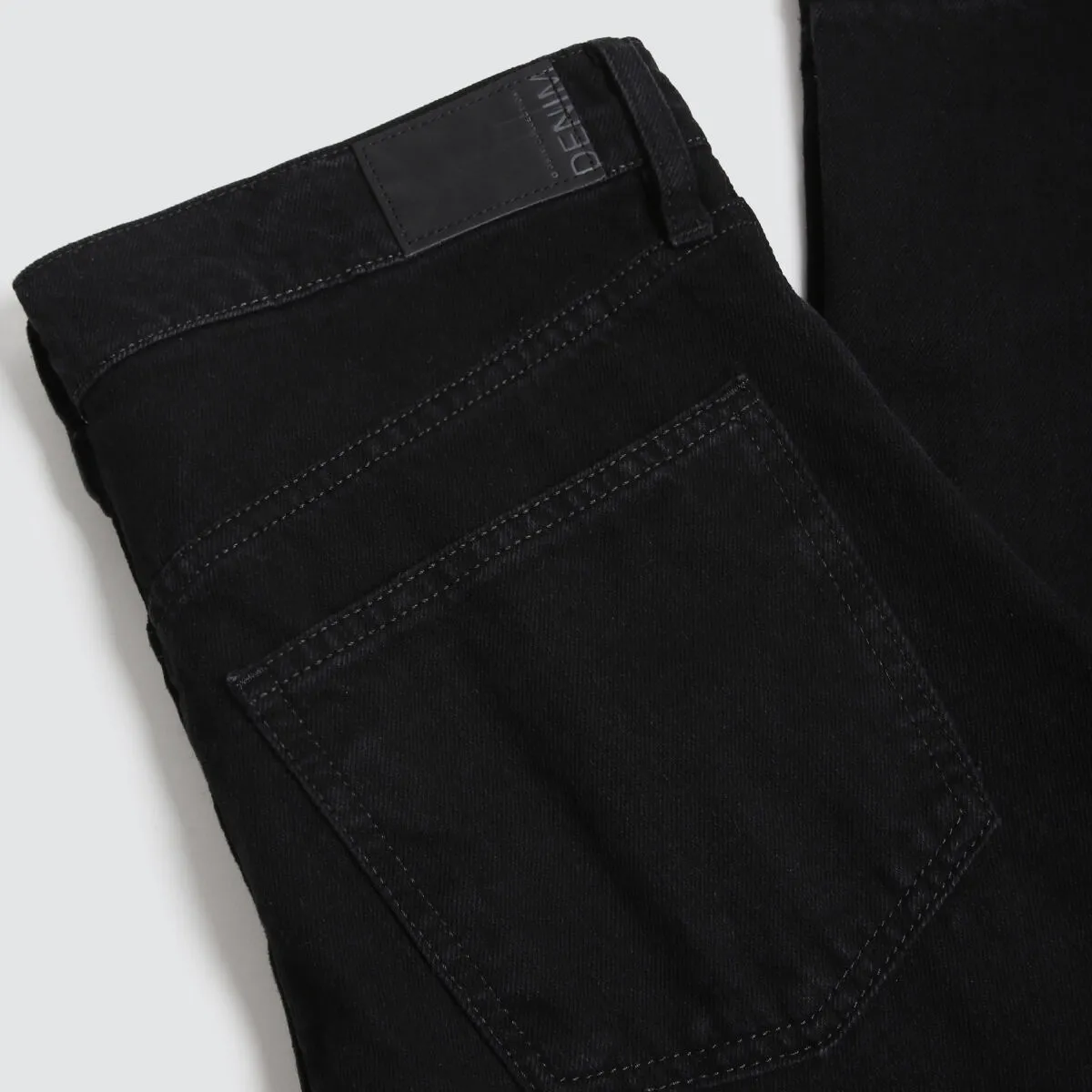 Jeans Straight Tono Negro