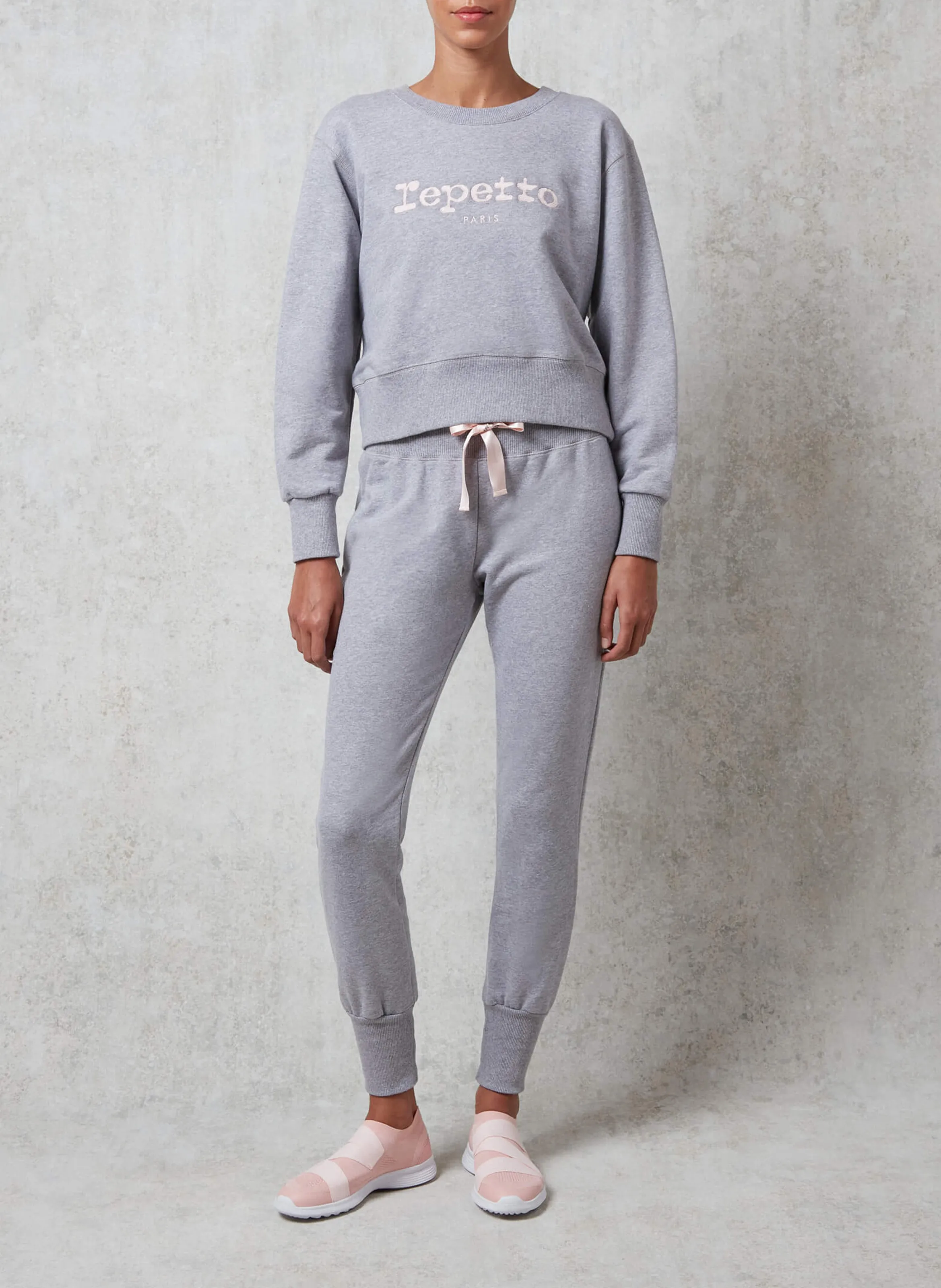Jogging ajustado de felpa y talle alto en gris