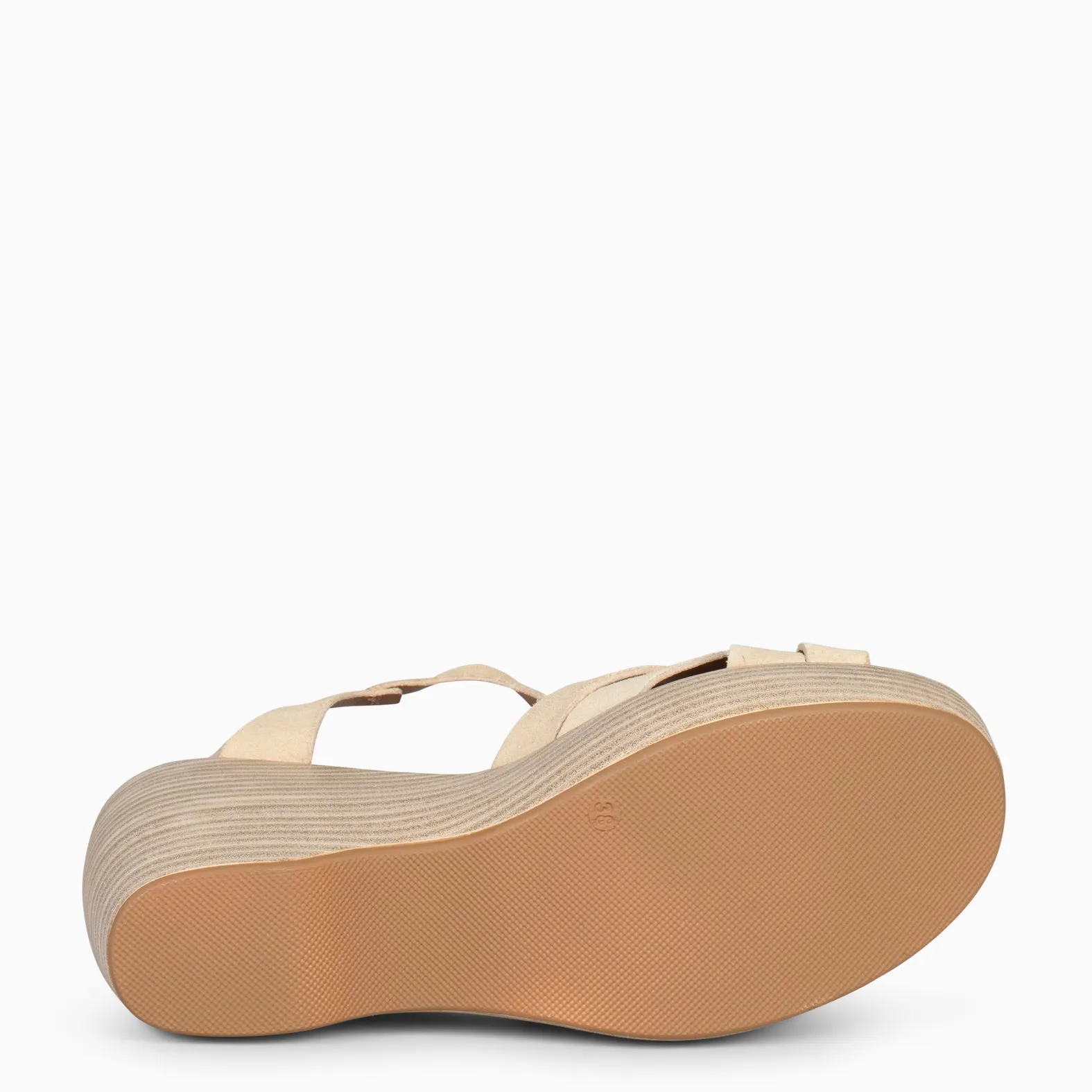 MALIBÚ – Sandalia cangrejera con cuña CAMEL