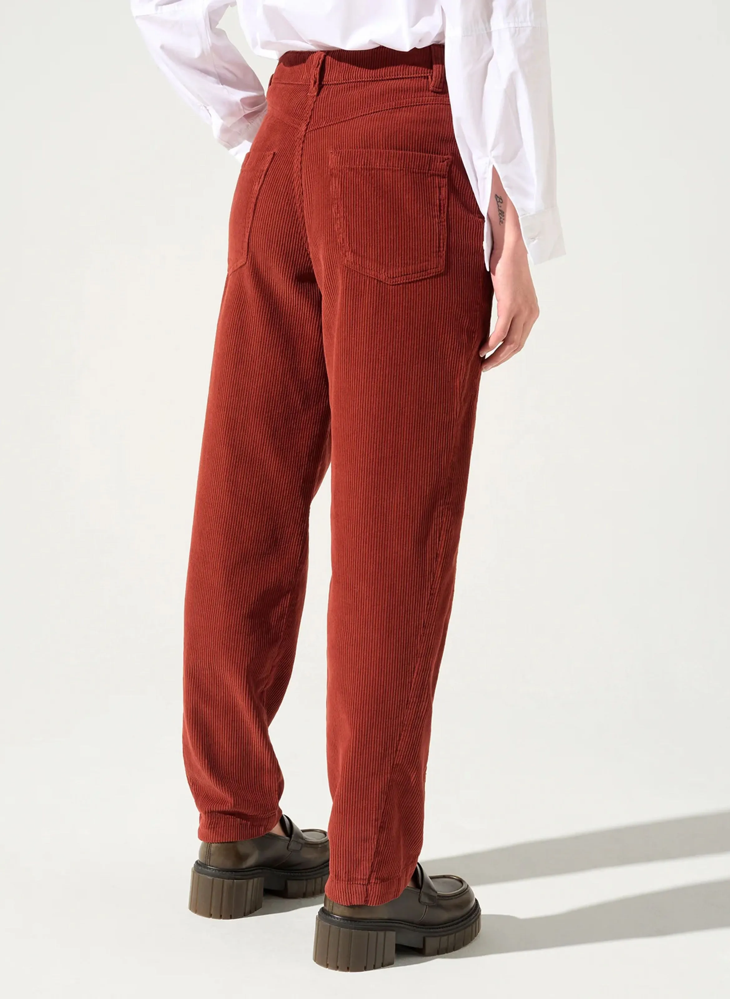 MARA  PANTALóN MOM DE ALGODóN EN ROJO