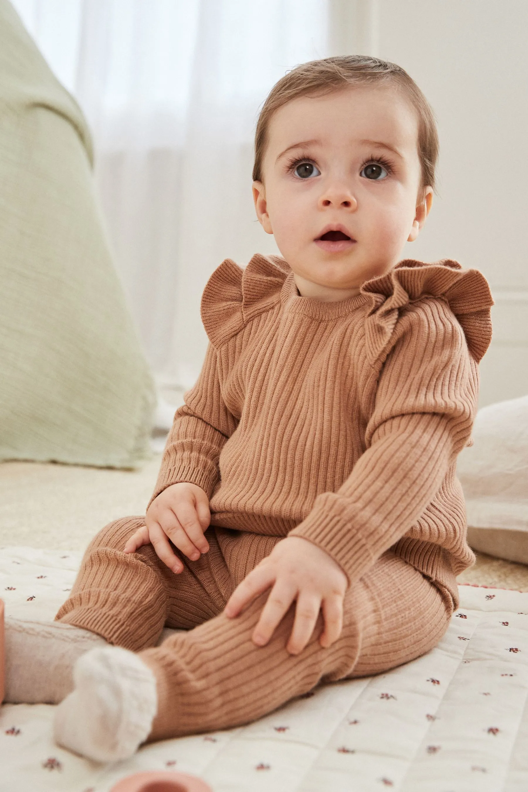 MARRóN VISóN  KNITTED BABY JUMPER & LEGGINGS SET (0MTHS3YRS)