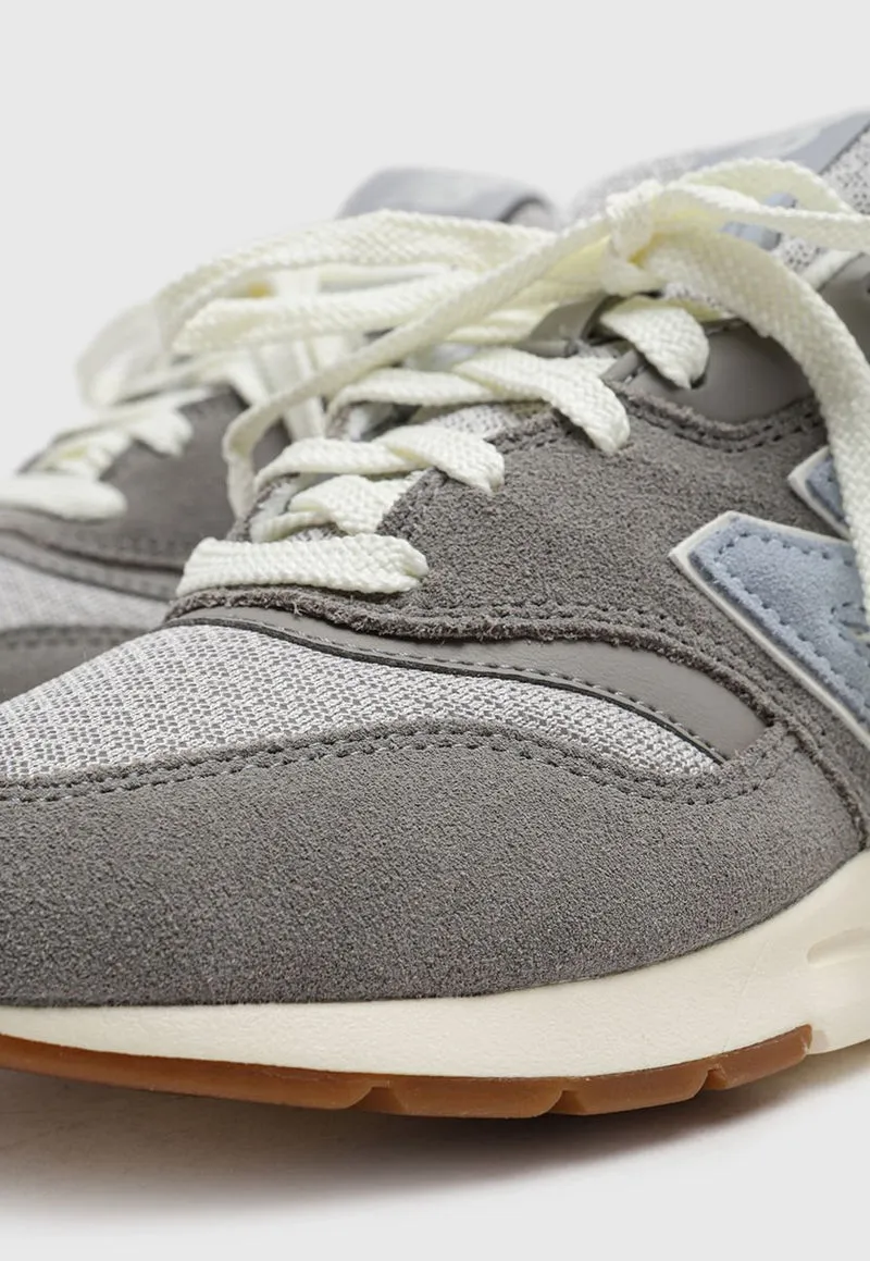 NEW BALANCE Zapatilla Urbana 997 Gris New Balance