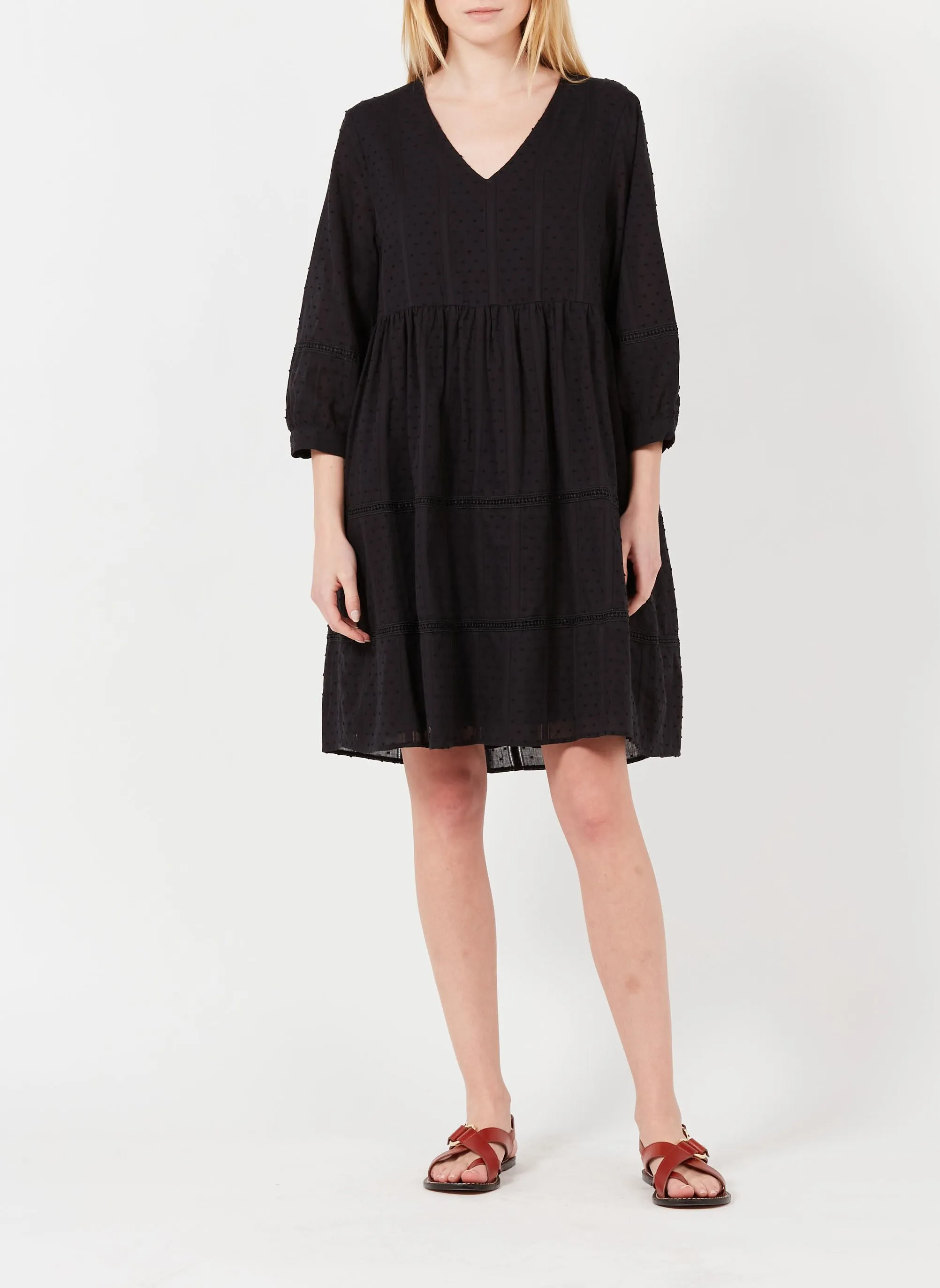 OBJGEILLIS 3/4 DRESS NOOS  VESTIDO CORTO DE ALGODóN BORDADO CON CUELLO DE PICO EN NEGRO
