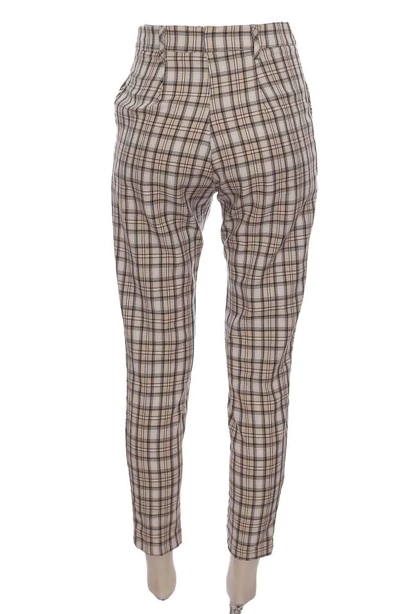PANTALóN COLOR BEIGE  CLOSEANDO