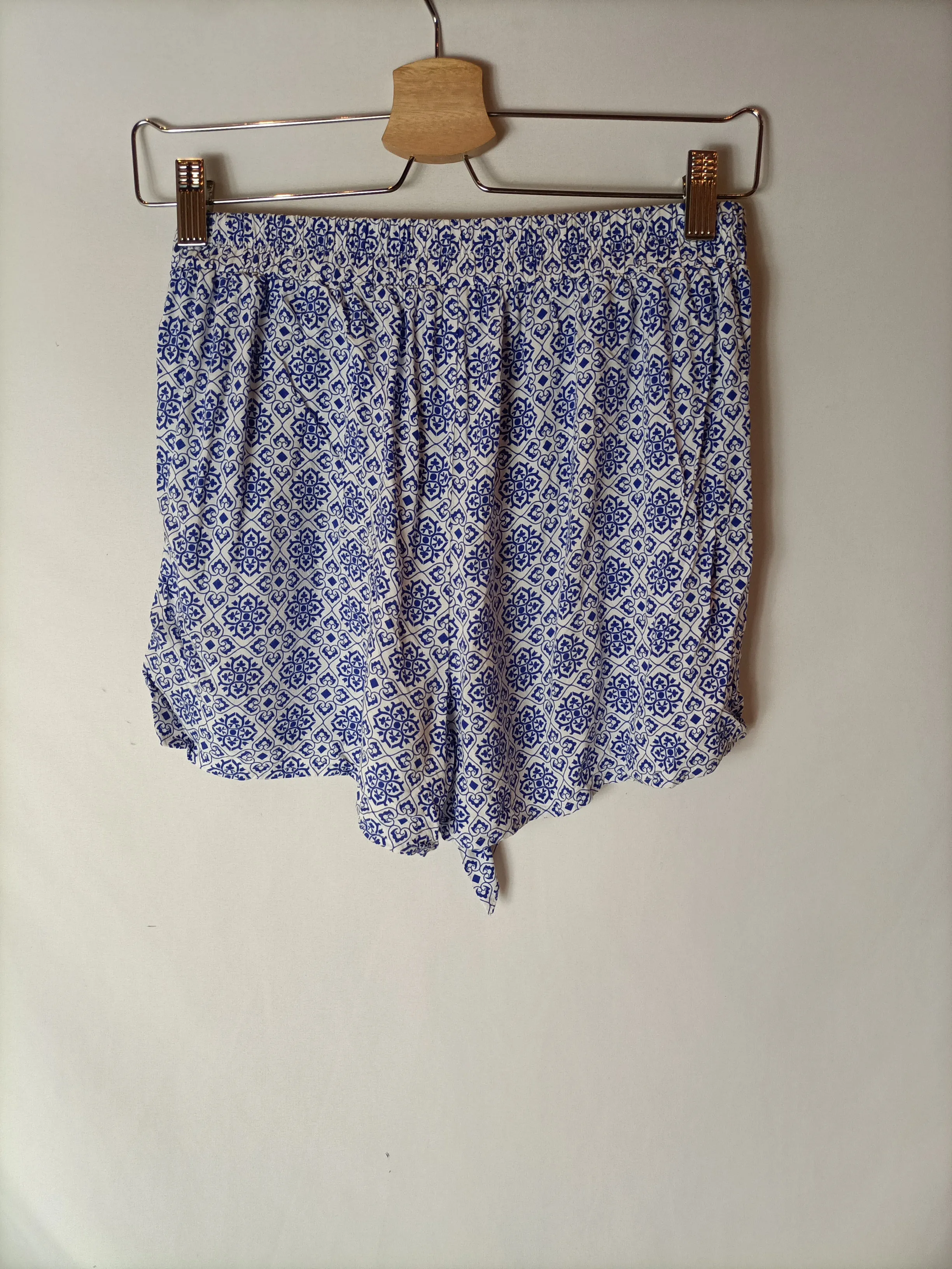 PRIMARK. Pantalón corto estampado T.36