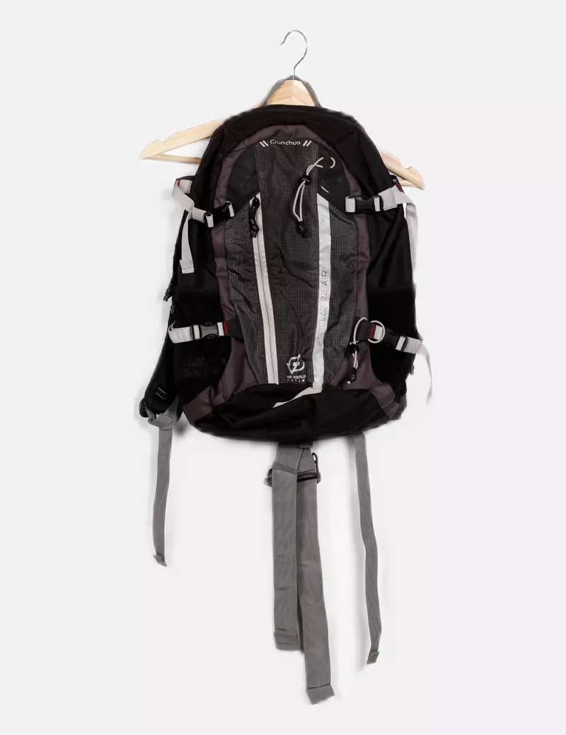 Quechua Mochila negra deportiva
