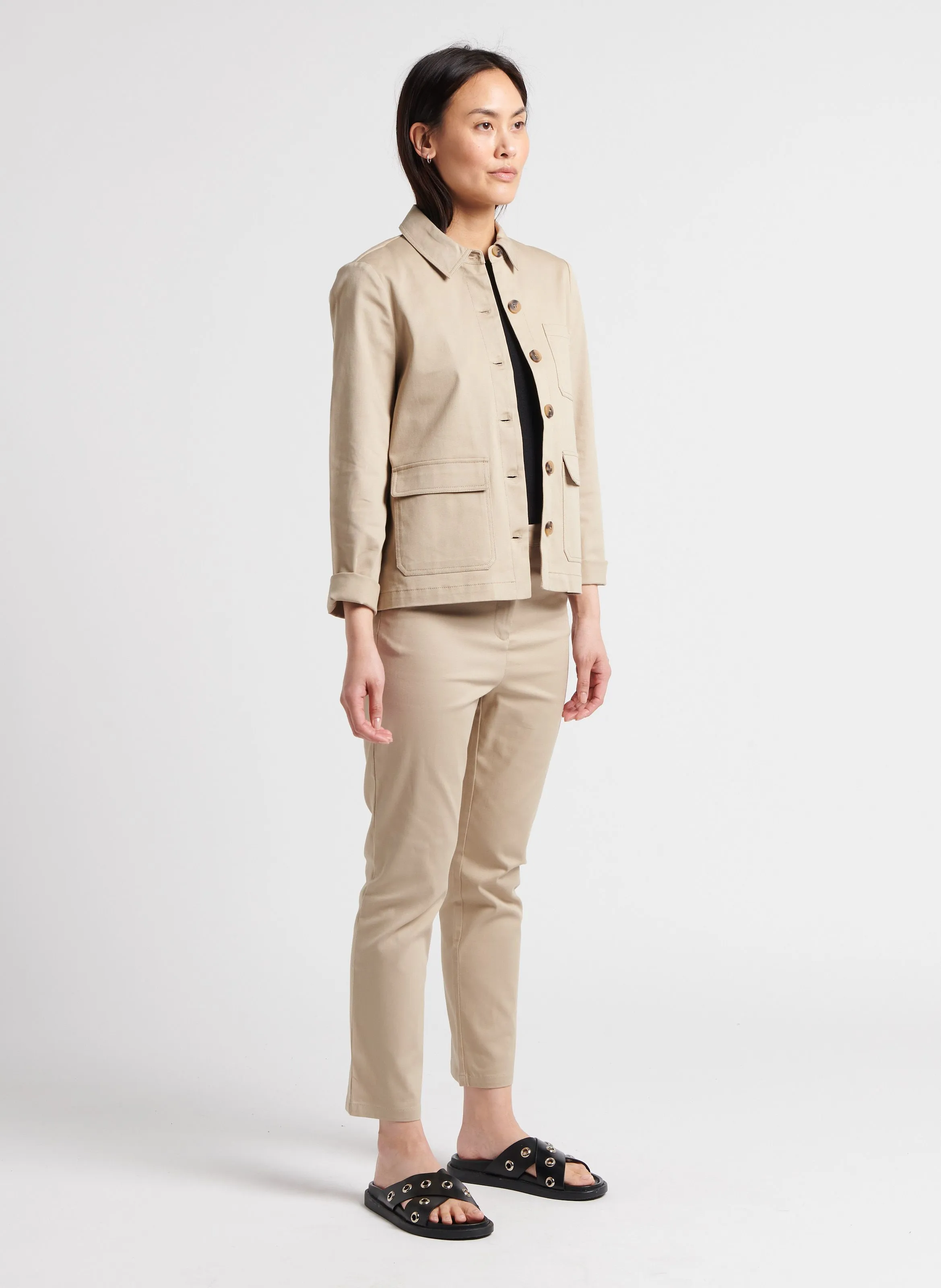 RYMA  CHAQUETA CLáSICA CON CUELLO ABOTONADO DE ALGODóN ORGáNICO EN BEIGE