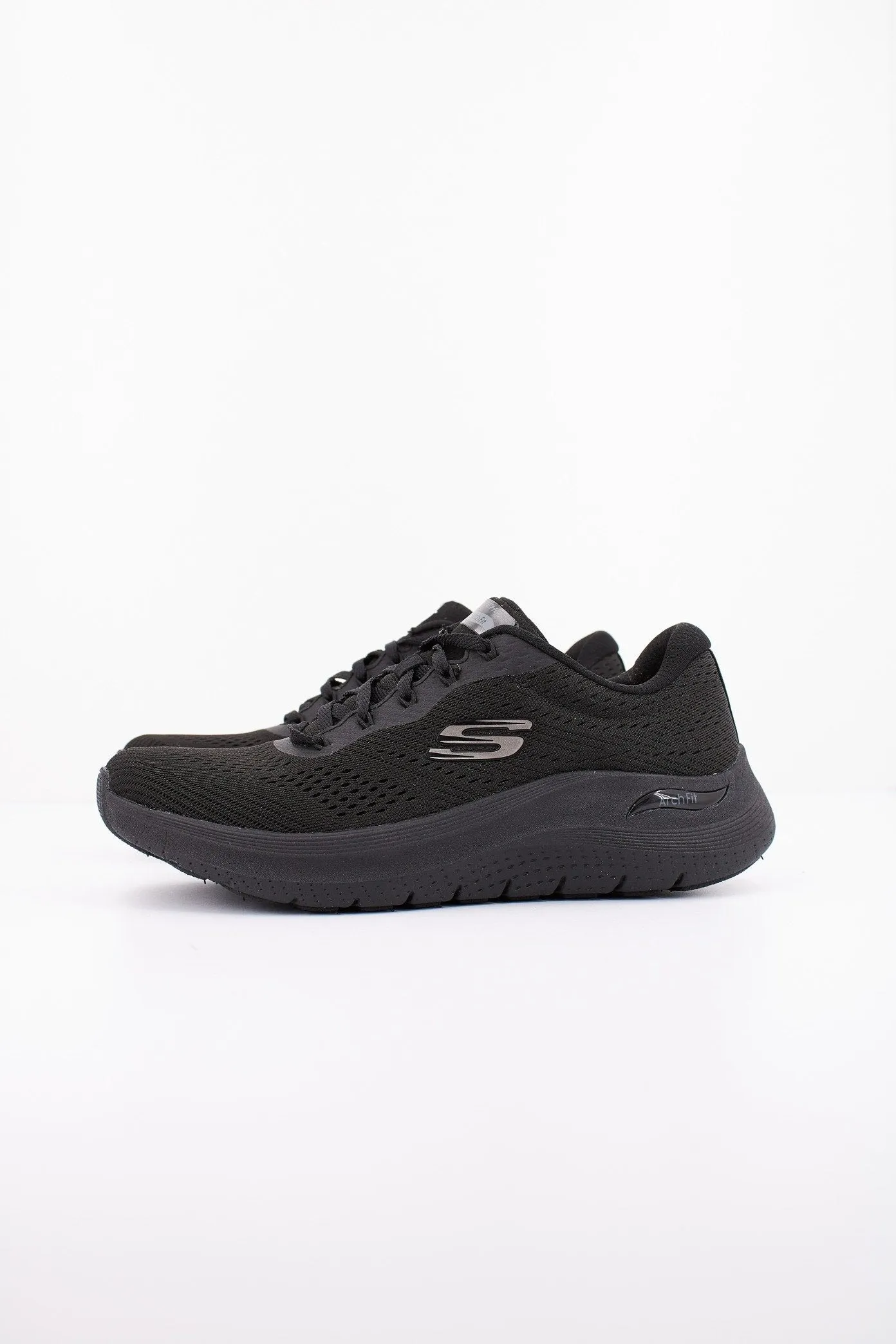 SKECHERS