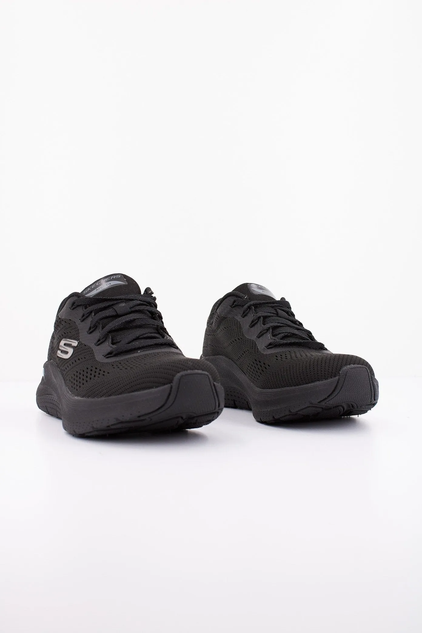 SKECHERS