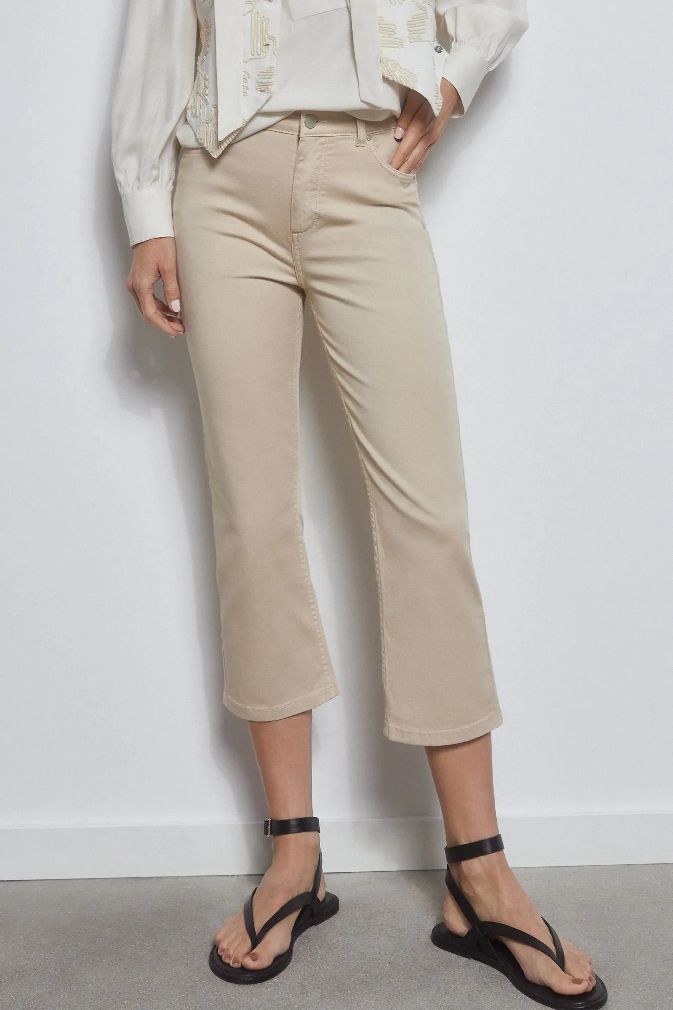 Straight leg capri jeans