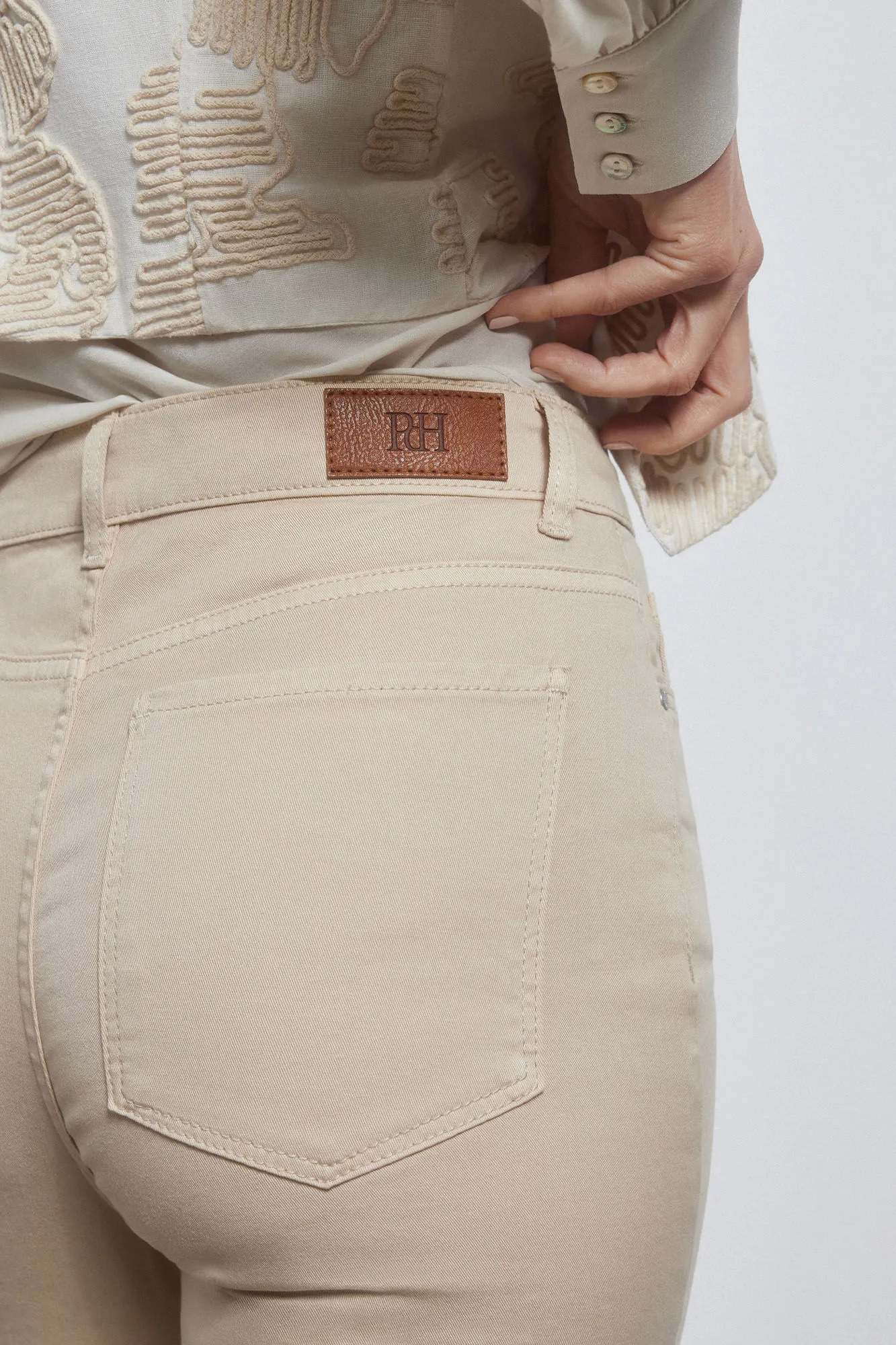 Straight leg capri jeans