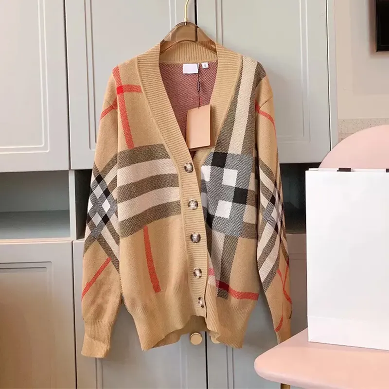 Suéter de mujer de otoño con cuello redondo a la moda a rayas de manga larga para mujer de gama alta cárdigan de Jacquard tejido