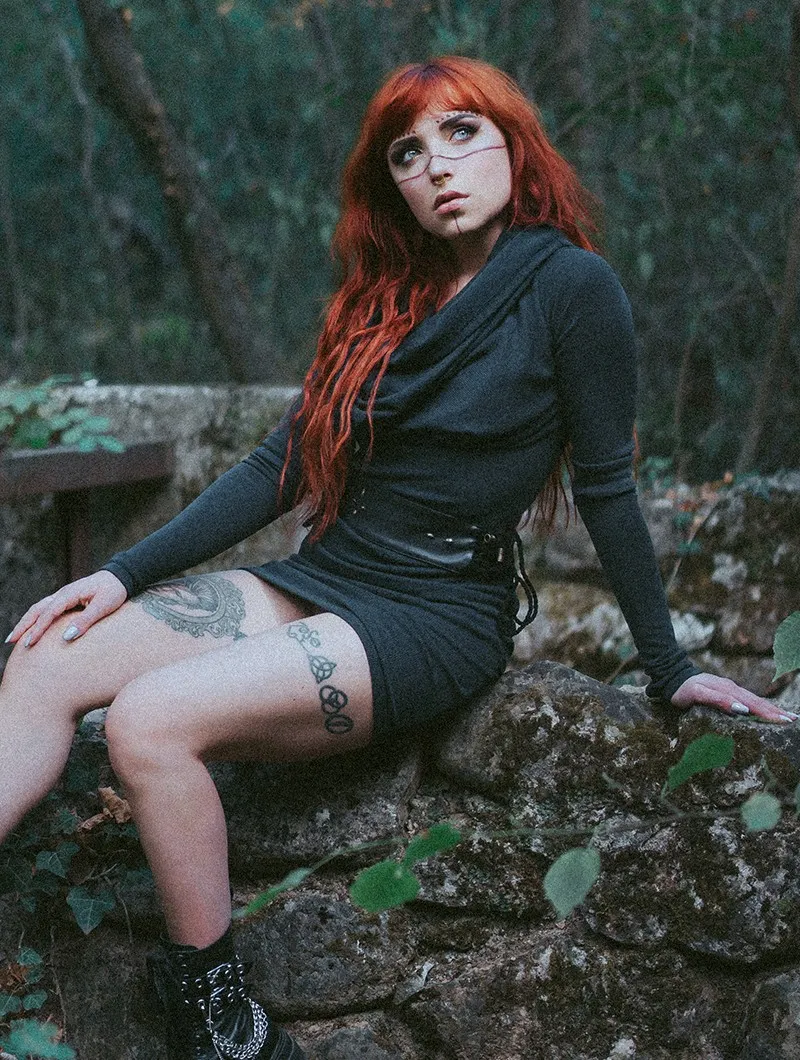 Vestido suéter con cuello drapeado 