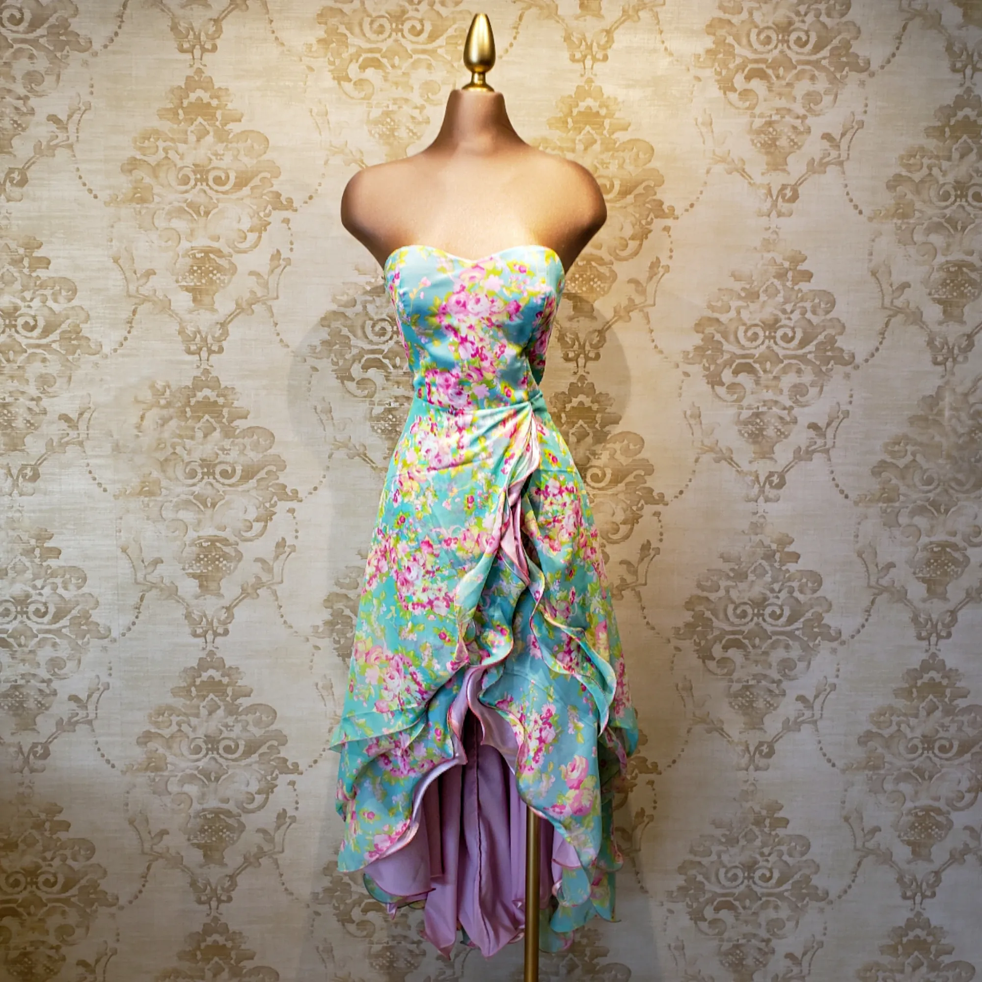 Vestido Verde Menta Largo con Estampado Rosa