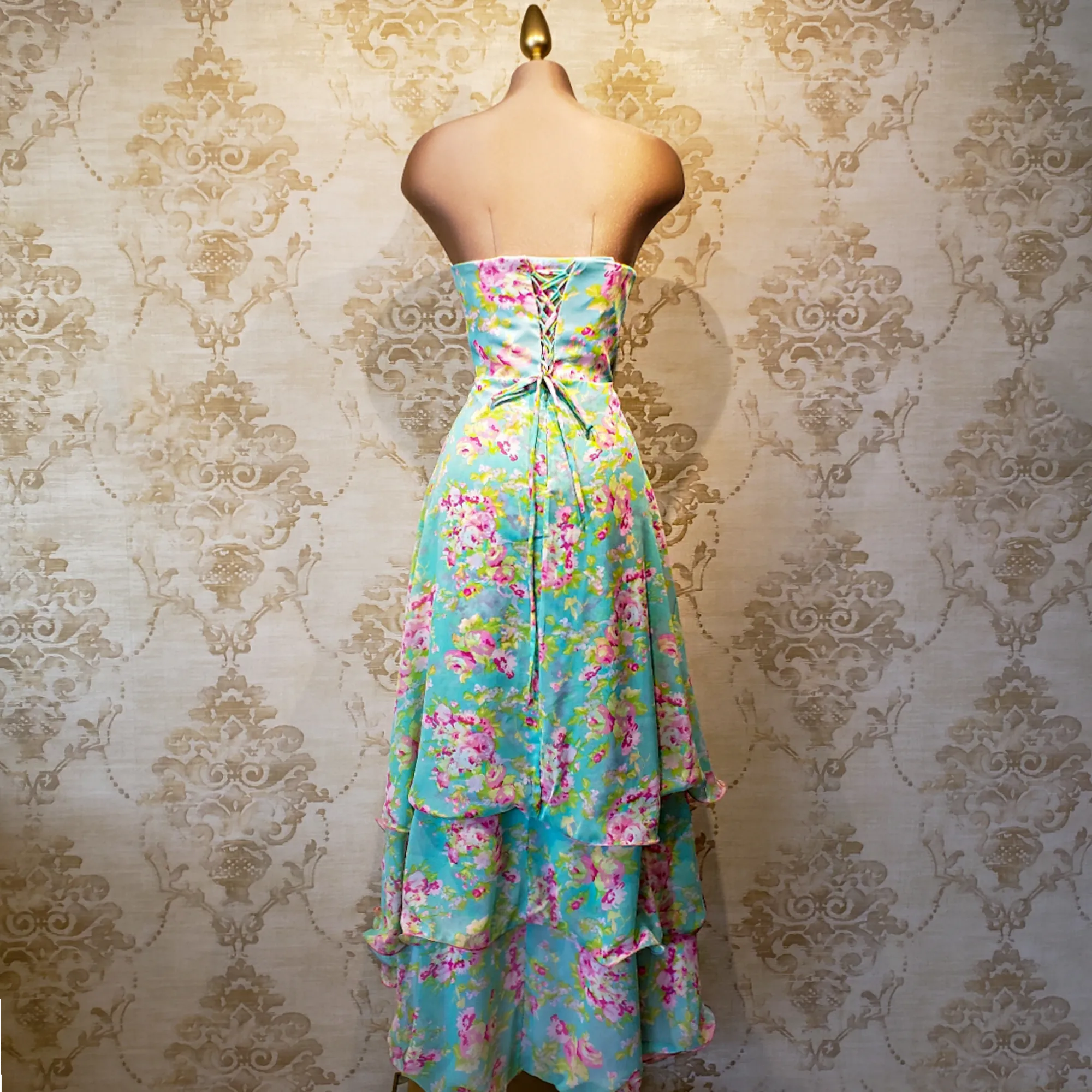 Vestido Verde Menta Largo con Estampado Rosa