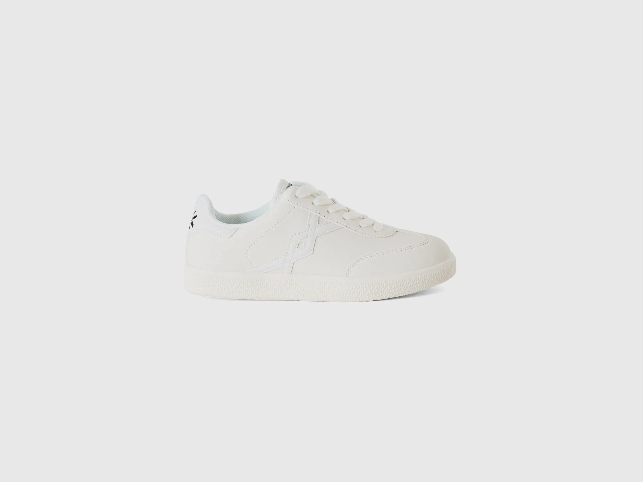 Zapatillas con efecto piel