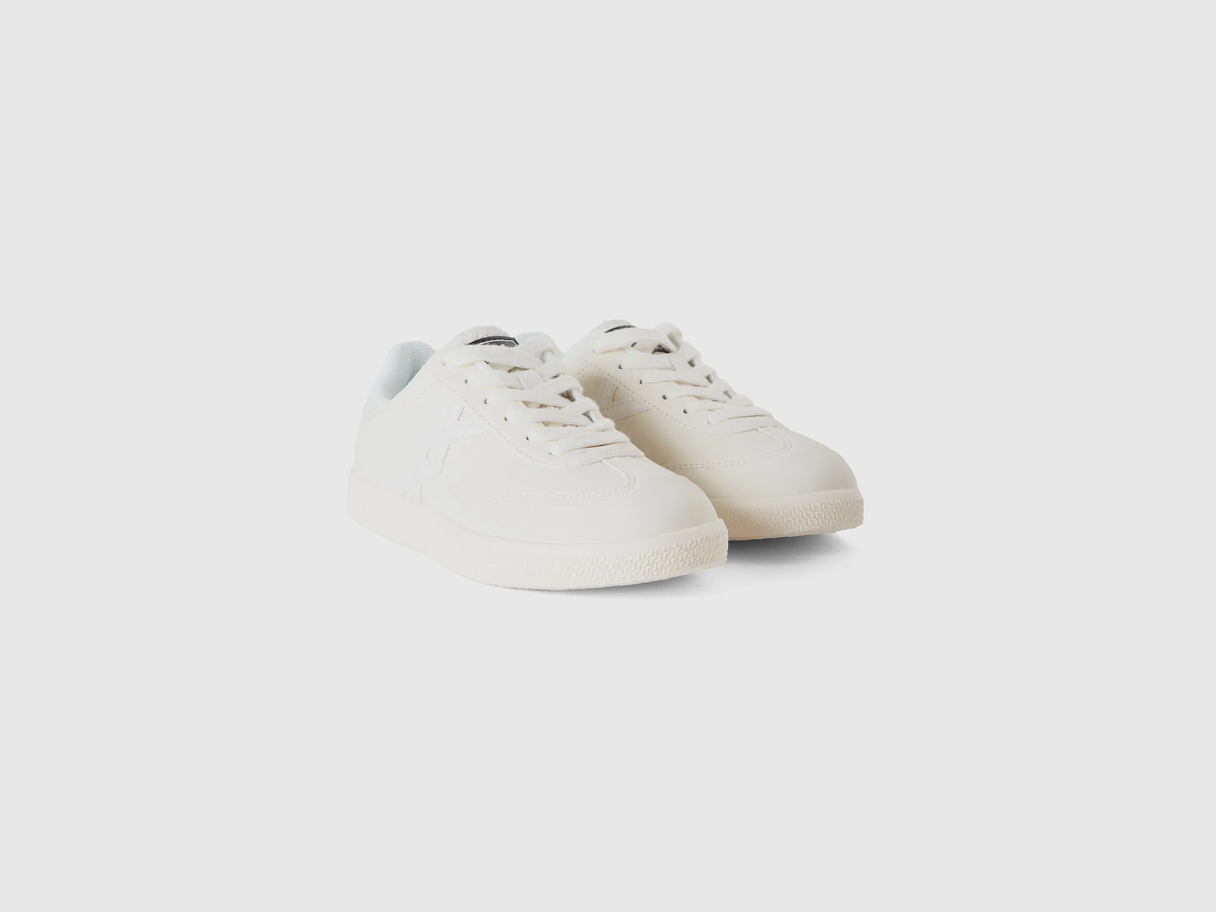 Zapatillas con efecto piel