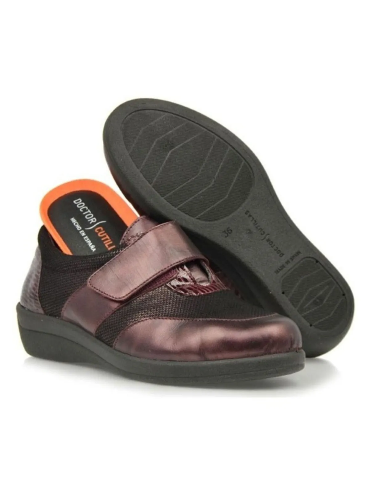 Zapato mujer acharolado con velcro Doctor Cutillas (43518)