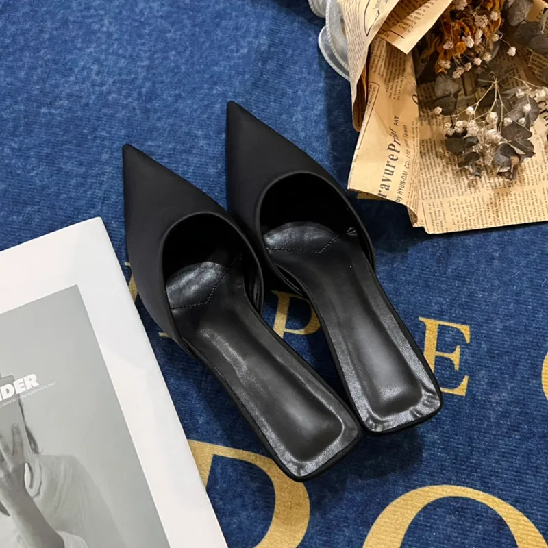 Zapatos de vestir de diseñador para mujeres con caja de mulas de satén de lujo mulas de chocolate negro sandalias de moda de mod