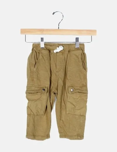 Zara Pantalón beige con bolsillos