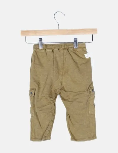 Zara Pantalón beige con bolsillos