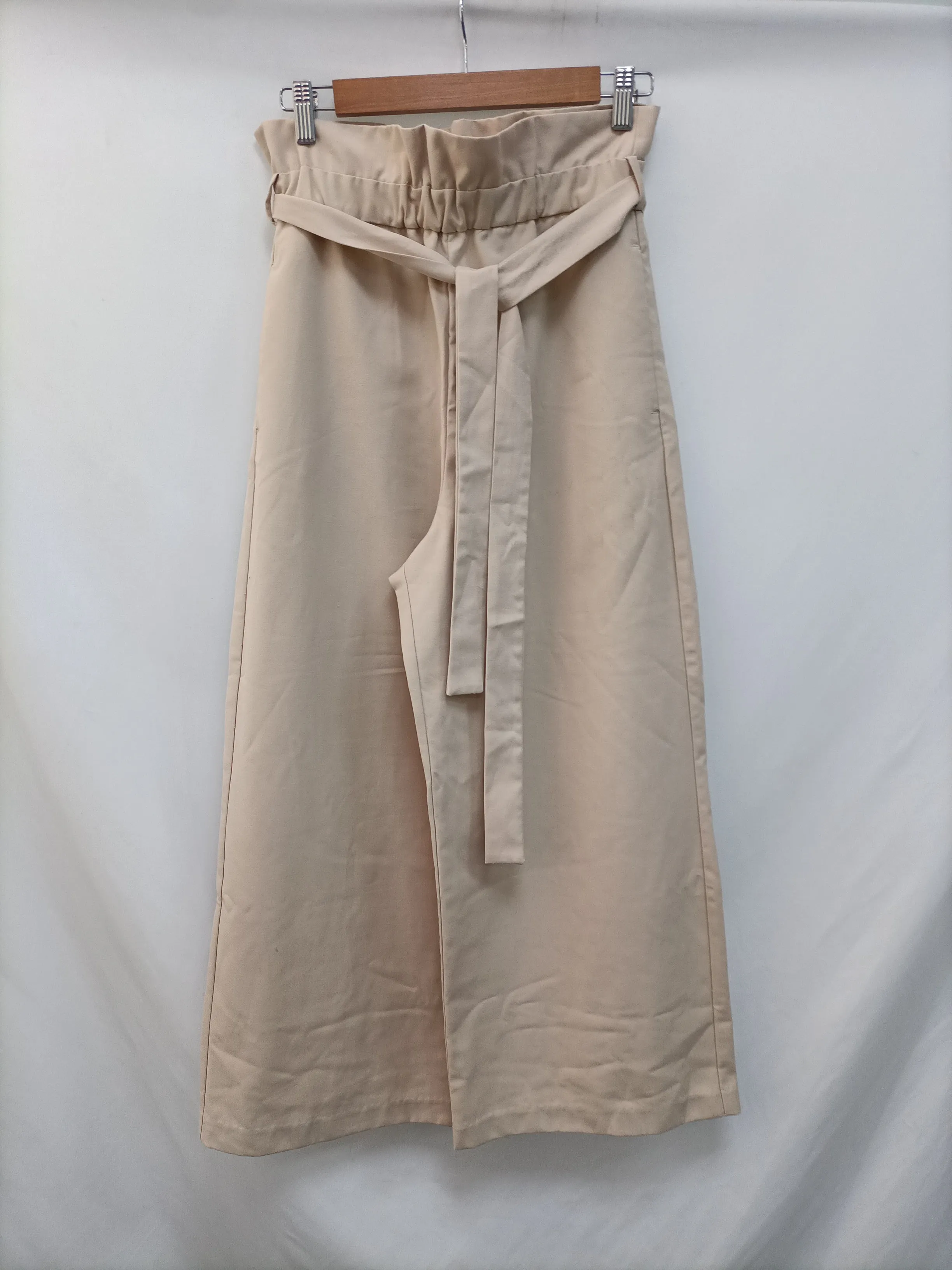 ZARA. Pantalón beige culotte T.s
