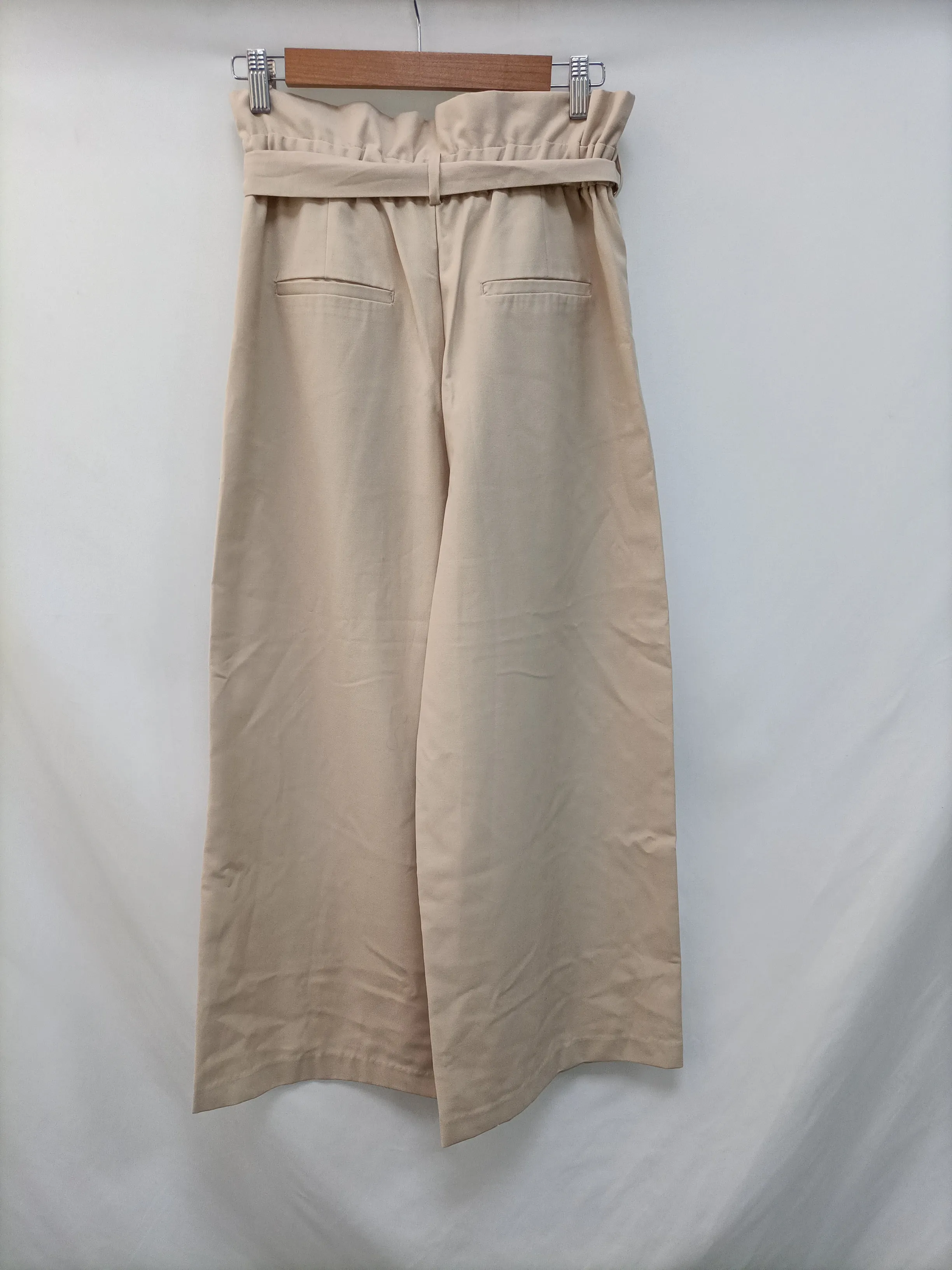 ZARA. Pantalón beige culotte T.s